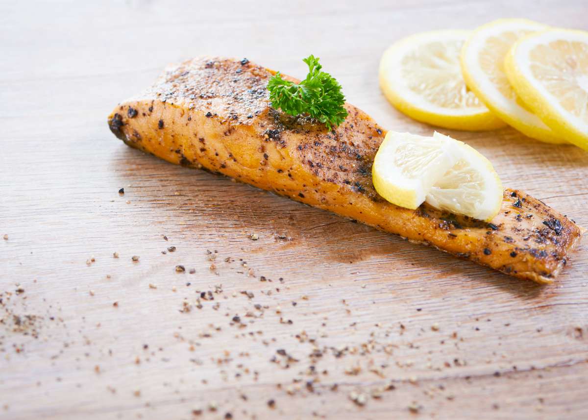 baked salmon | Great Low Cholesterol Recipes You Can Enjoy At Any Age | low cholesterol chicken recipes