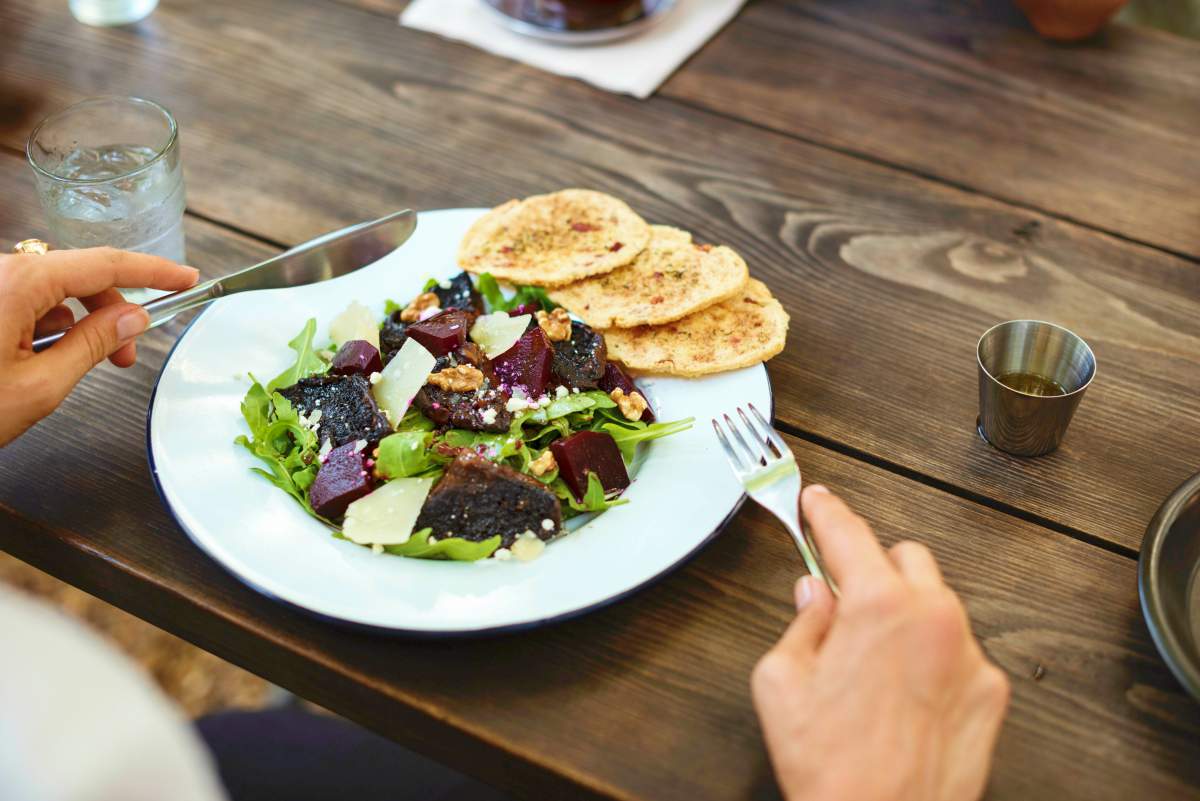 diet food | Things Your Poop Color Is Telling You About Your Gut Health | black poop