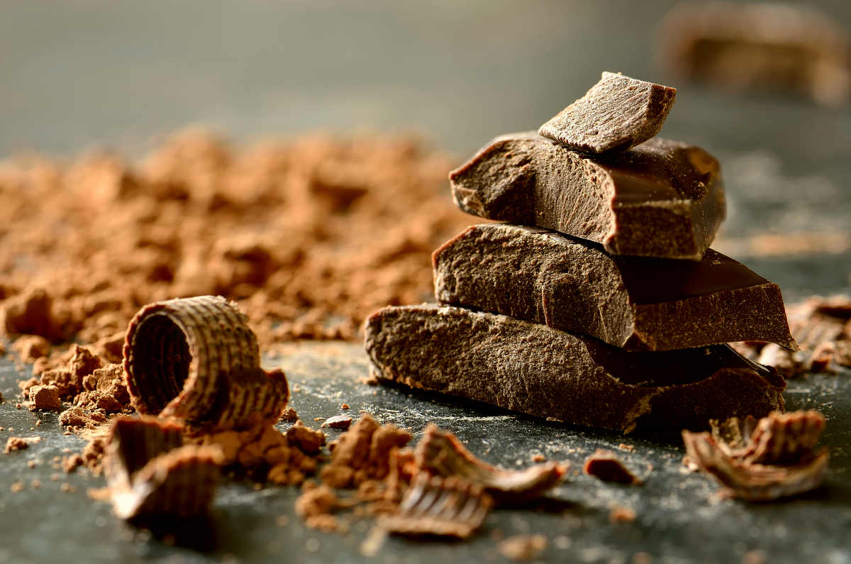 Dark chocolate stack chips powder | Best Polyphenol Foods And How To Get Their Full Benefit
