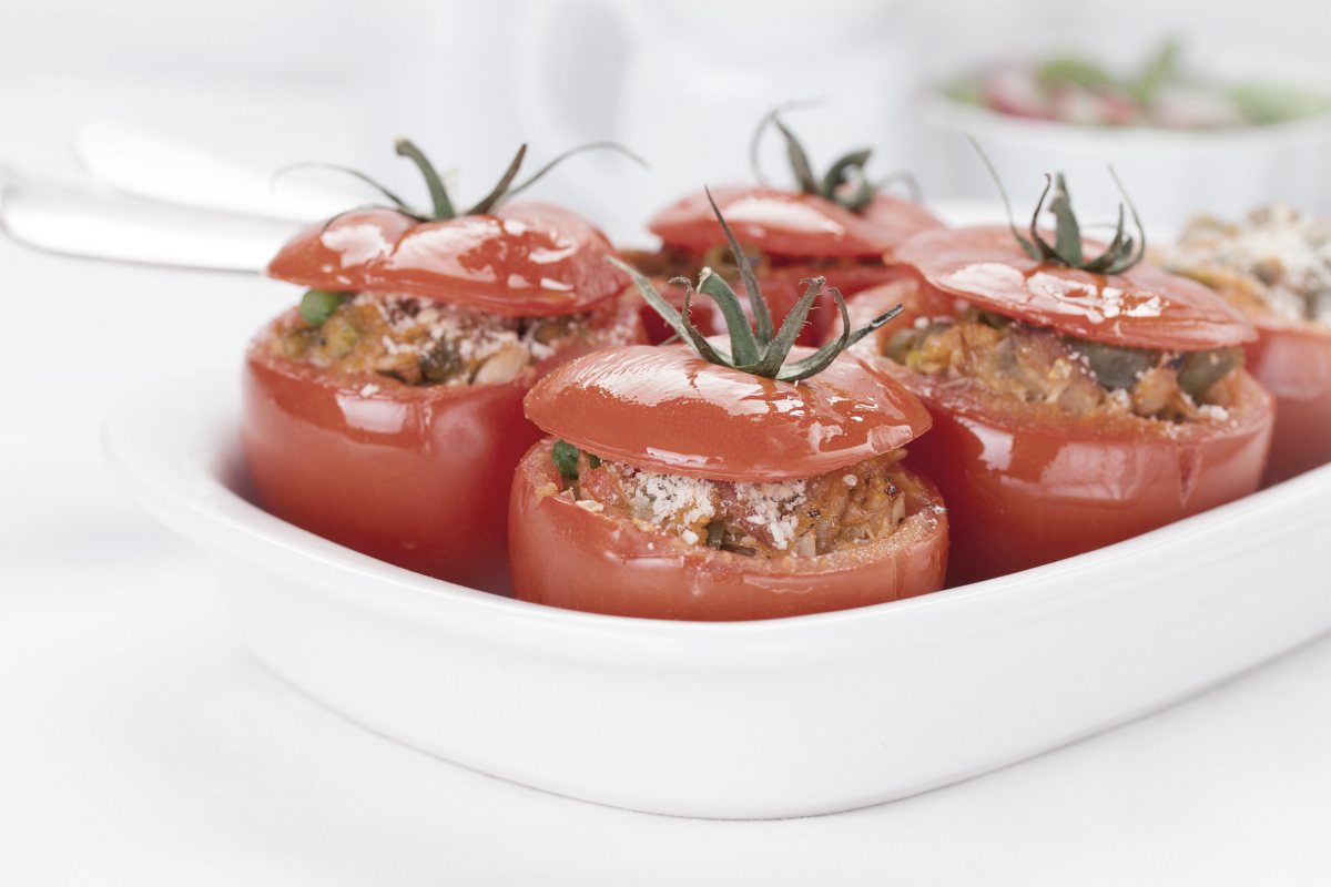 tuna stuffed tomatoes | Great Low Cholesterol Recipes You Can Enjoy At Any Age | low cholesterol dinner recipes
